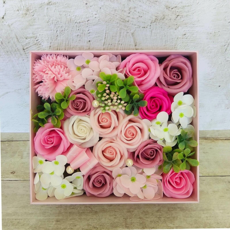 Rózsaszin szappanvirág doboz